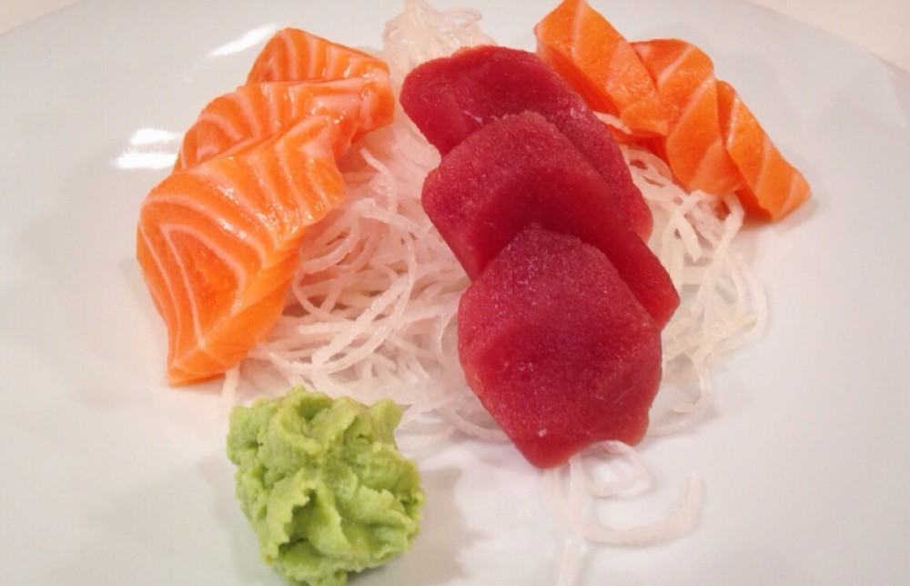 Lachs und Thunfisch Sashimi