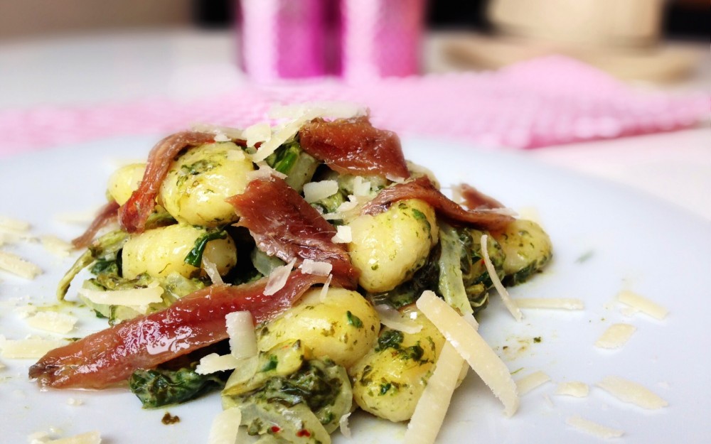 Gnocchi mit Spinat und Sardellen
